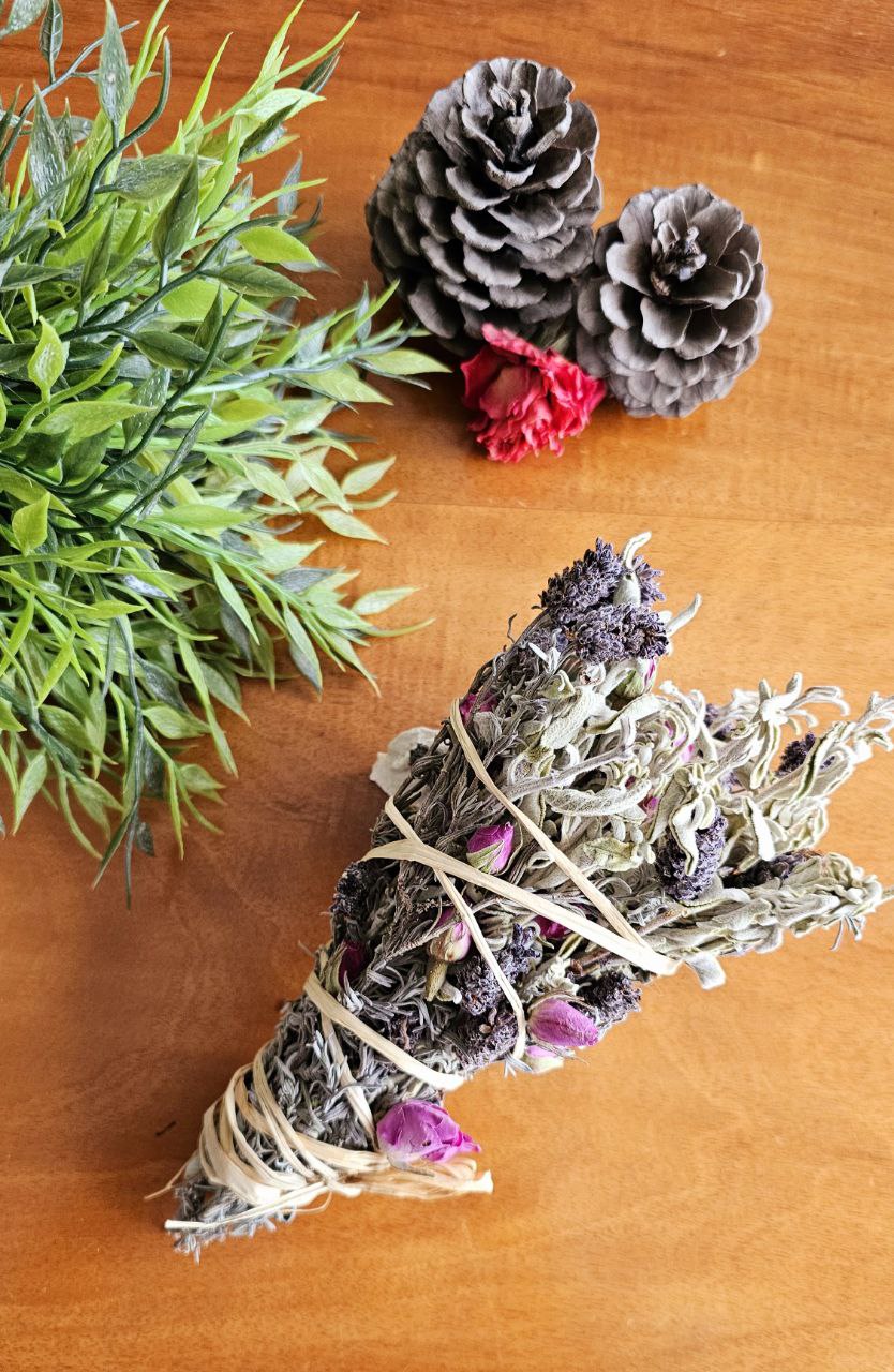 photo_1_2023-05-13_22-09-09 Aşk Tütsüsü ( ada çayı, karabaş otu ve gül) - Görsel 1